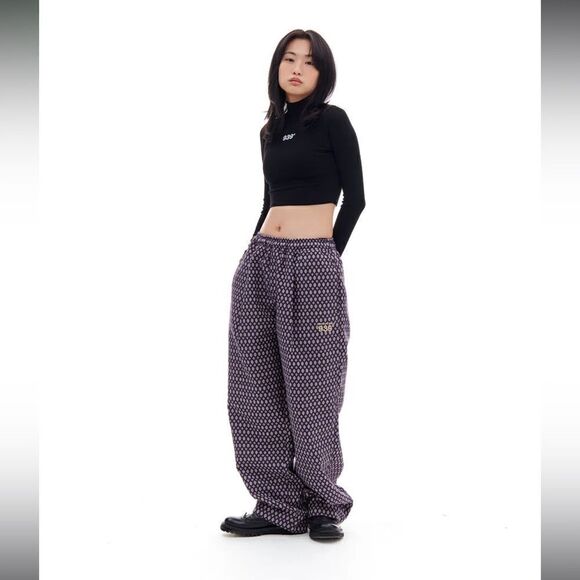 ARCHIVE BOLD 939 LOGO CROP HALF NECK (BLACK) - Picture 5 of 10